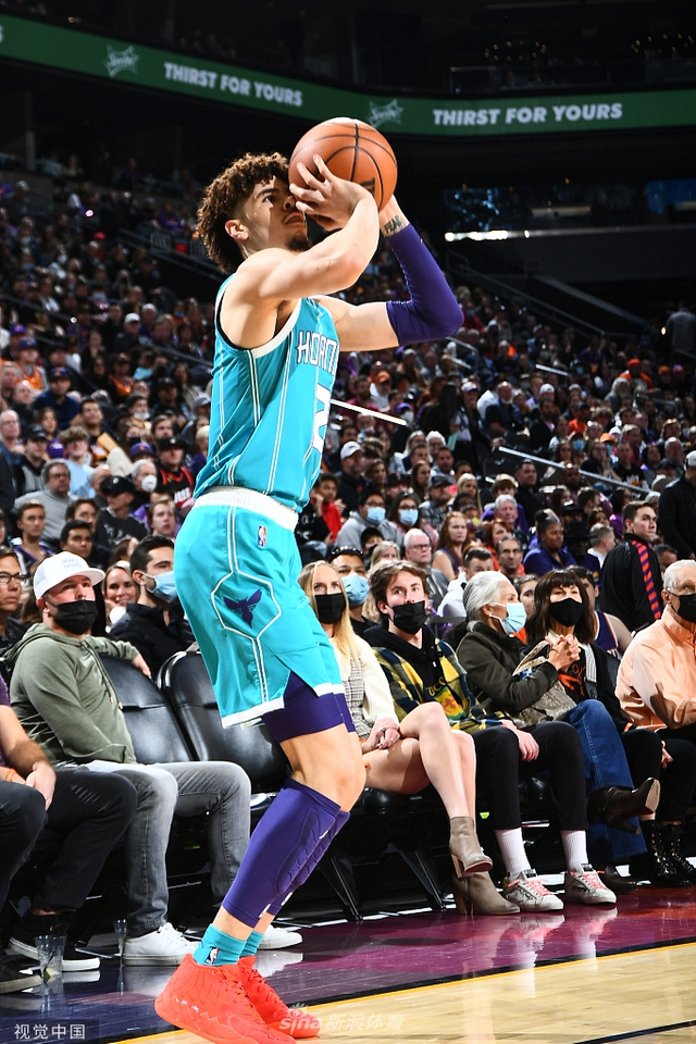 它通过自身 它通过自身